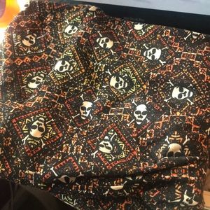 Skulls & Crossbones Leggings